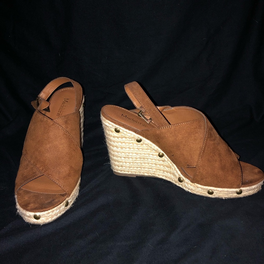 NEVER WORN Wedge heels